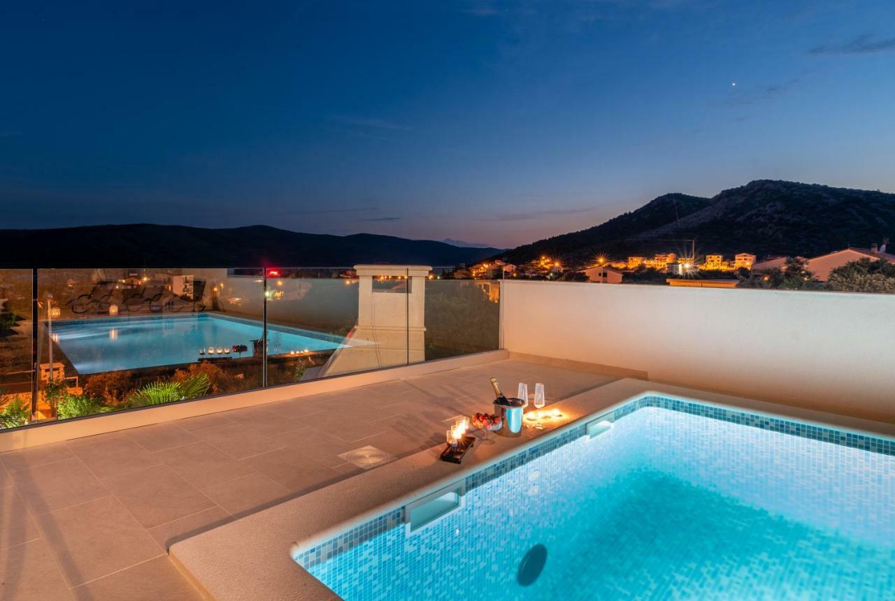 Apartments Villa Jelena Seget Vranjica Extérieur photo