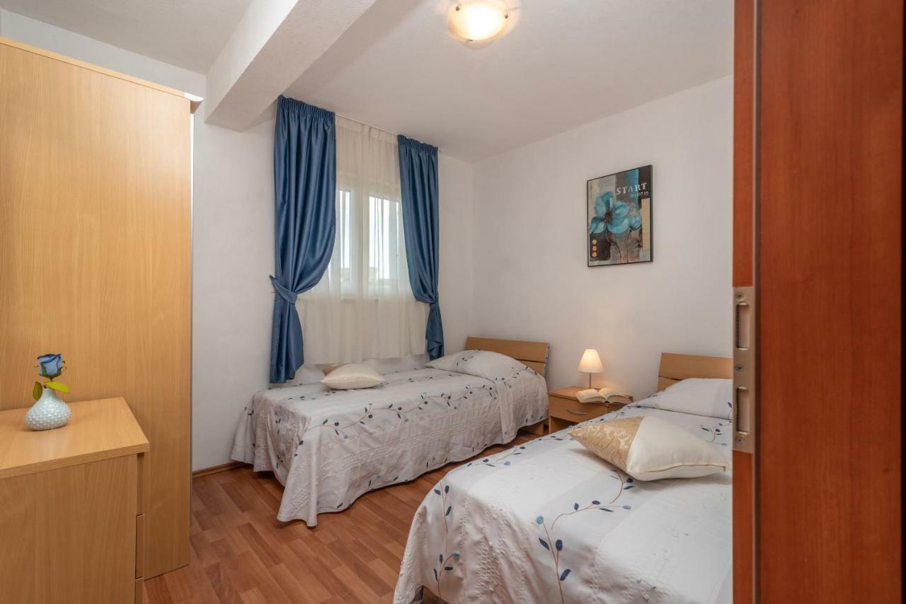 Apartments Villa Jelena Seget Vranjica Extérieur photo