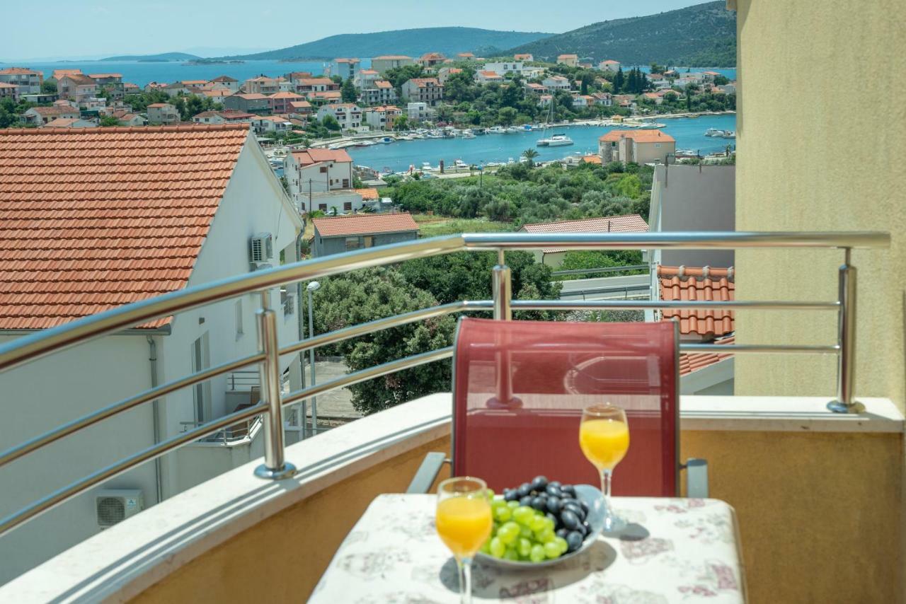 Apartments Villa Jelena Seget Vranjica Extérieur photo