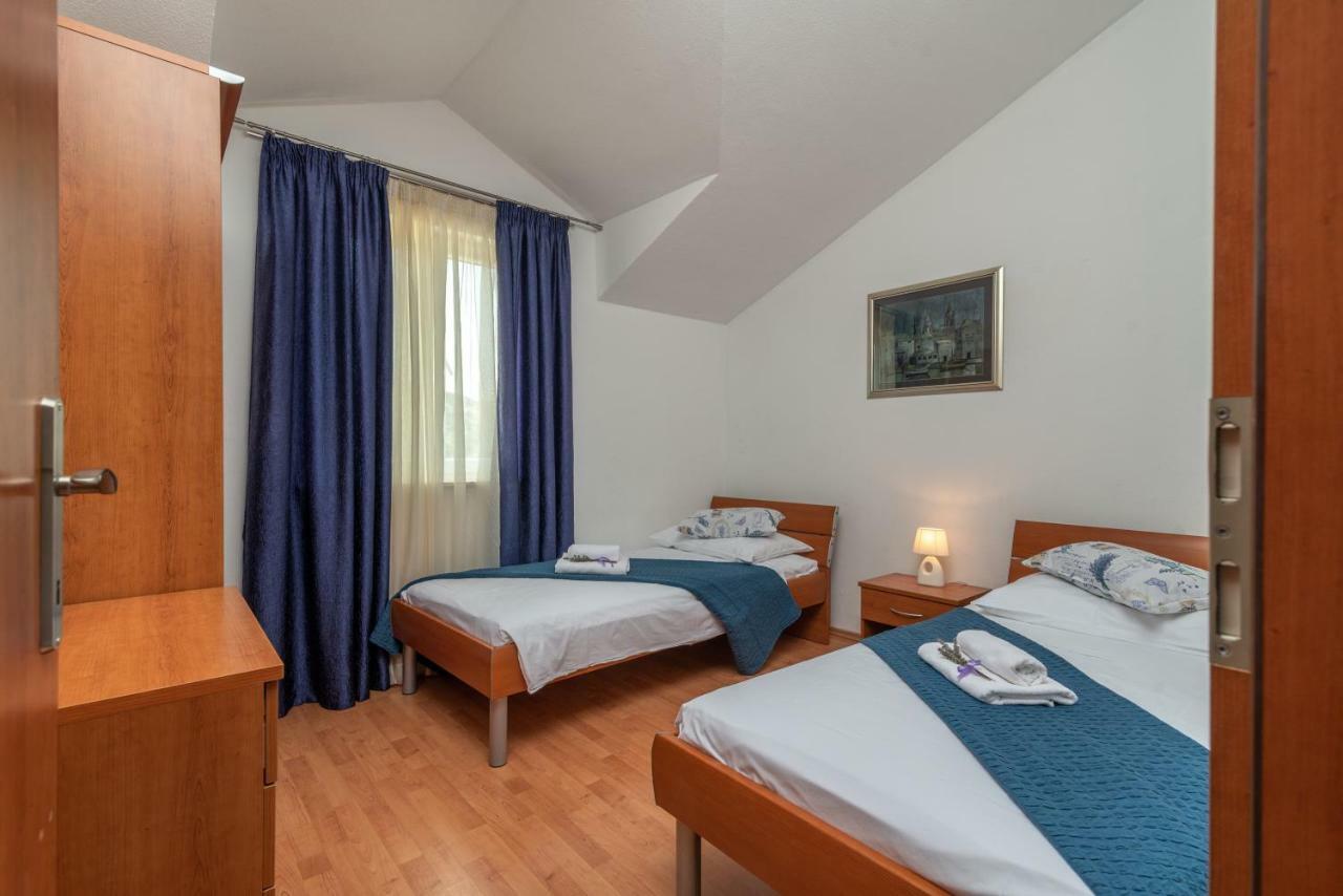 Apartments Villa Jelena Seget Vranjica Extérieur photo