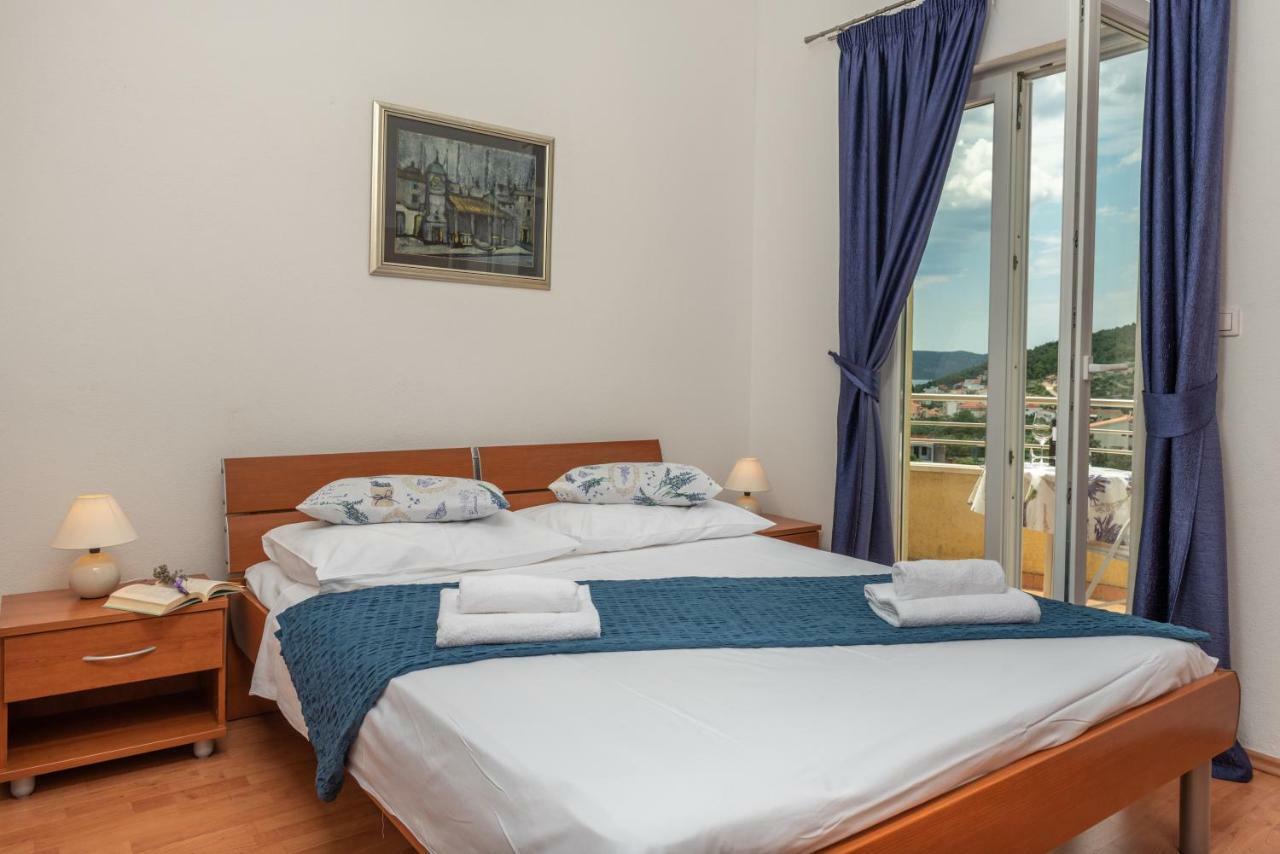 Apartments Villa Jelena Seget Vranjica Extérieur photo